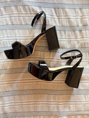 Stuart Weitzman Gala Mid Platform Sandal Black Patent Size 9 Like New